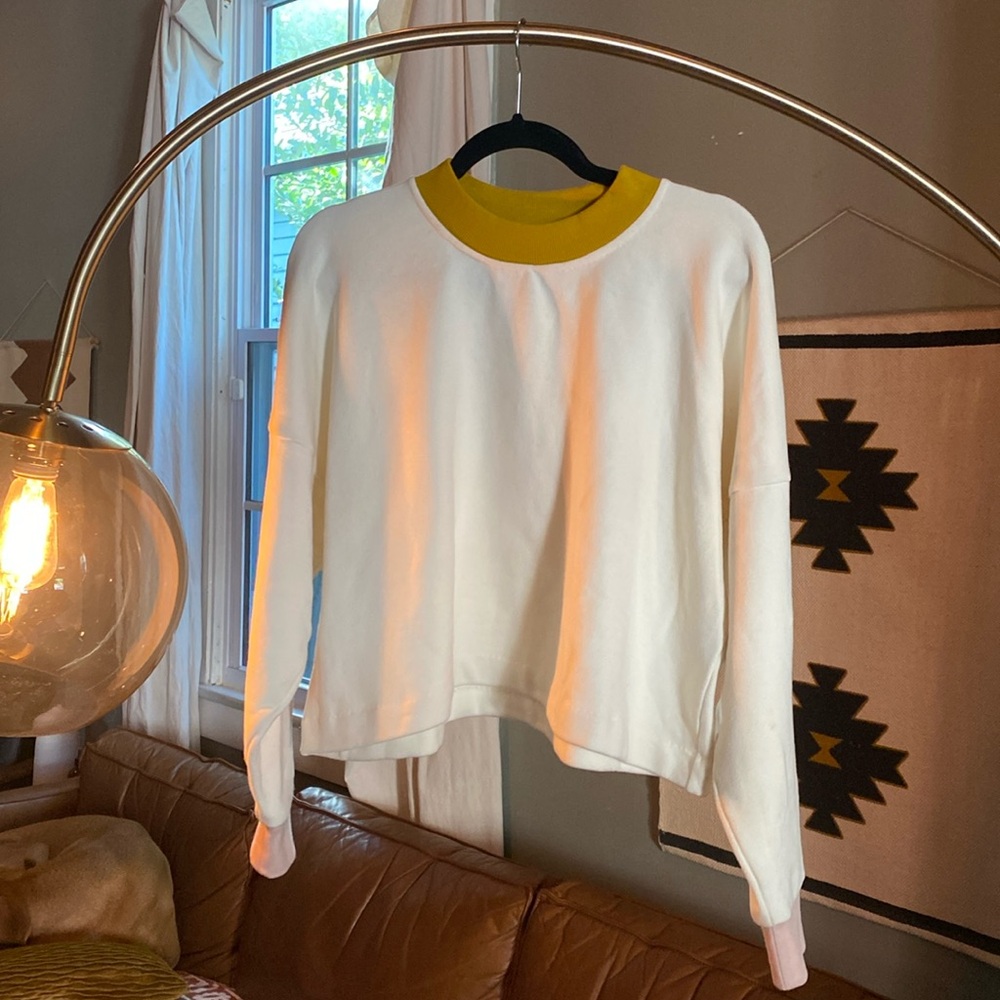 Odeyalo Cropped Color Block Sweater